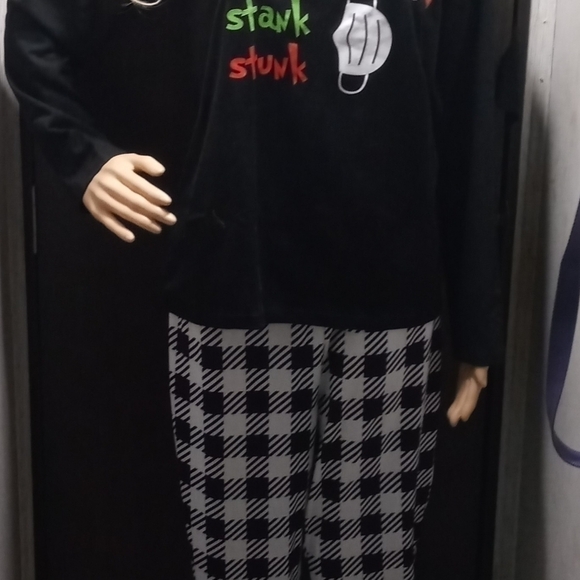 STINK STANK STUNK Graphic T-Shirt w/leggings - M - Picture 2 of 4